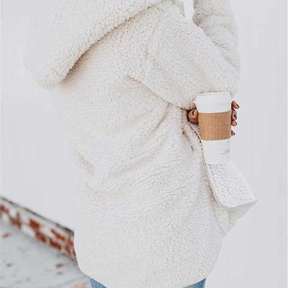 ReachMe Oversized Sherpa Jacket (2 available) - Picture 3 of 8